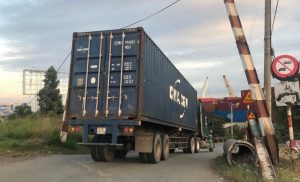 cấm tải tiếng anh là gì